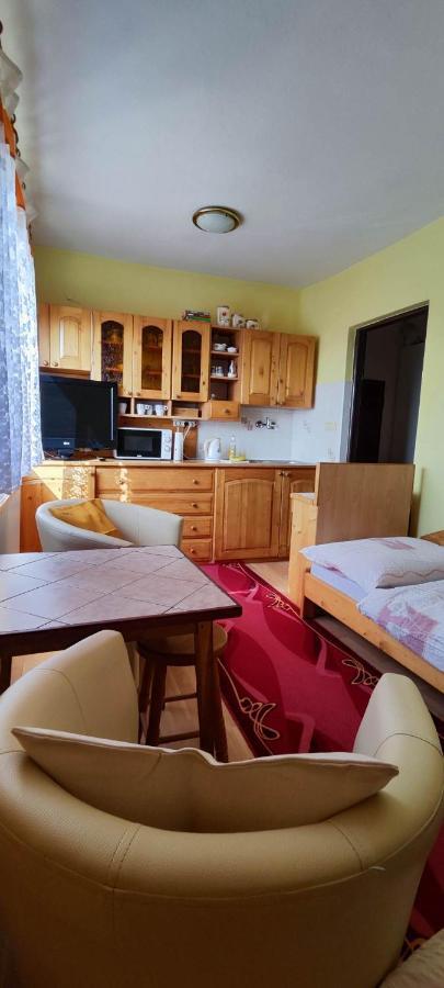 Homestay Machom Oscadnica Exteriör bild